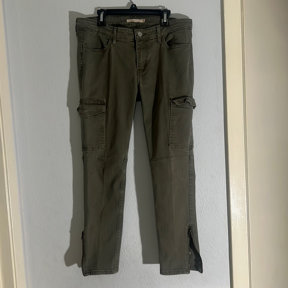 Levi Strauss 711 Skinny Jeans w Zipper ankle - 29” waist - 25” inseam